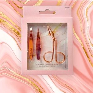 NIB- Celavi Fabulous Tweezer Trio
